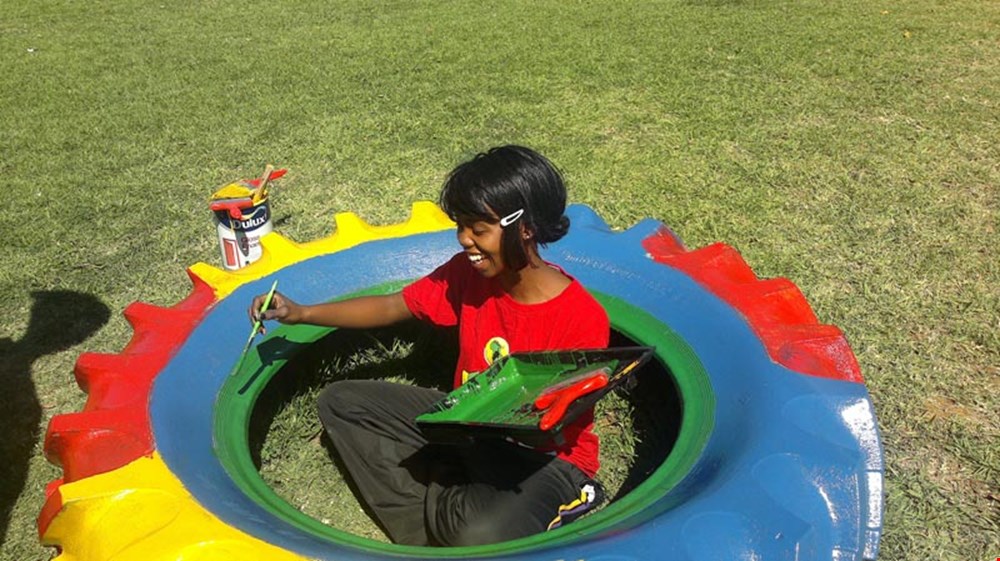 CUT students happily spend their time to put smiles on the faces of children