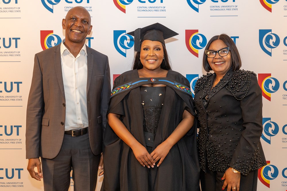 Following in her father’s footsteps, Ipeleng Hlakoane graduates Cum Laude, continuing a family legacy at CUT