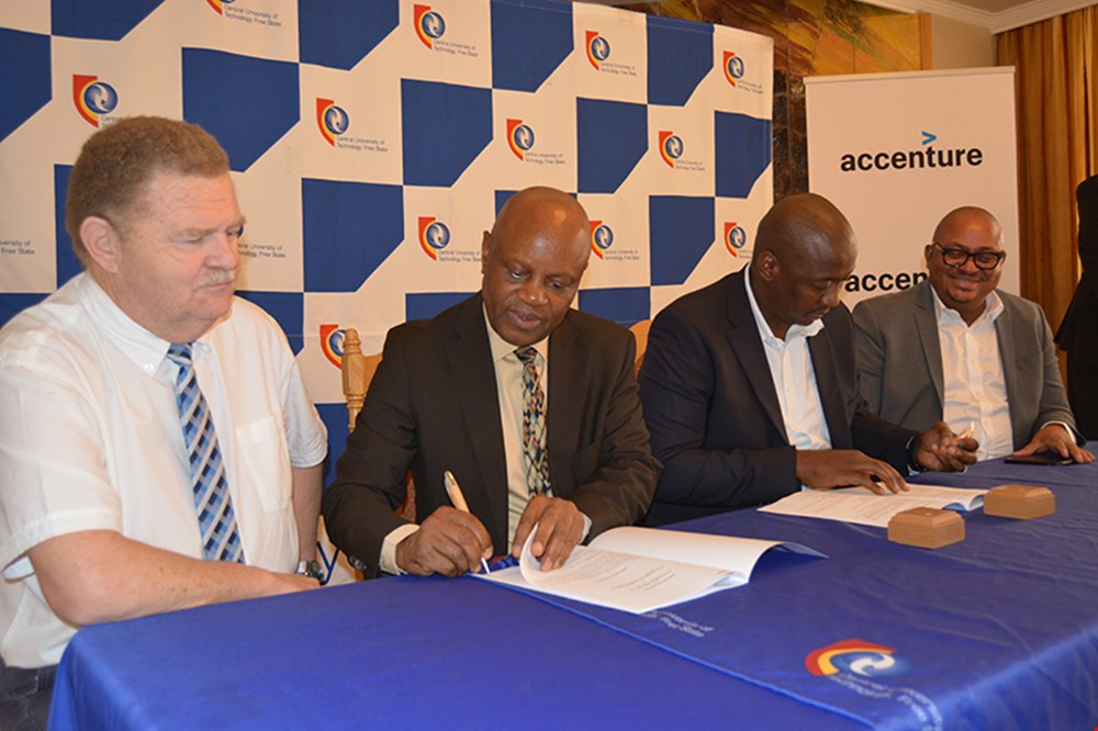 CUT and Accenture formalise their partnership