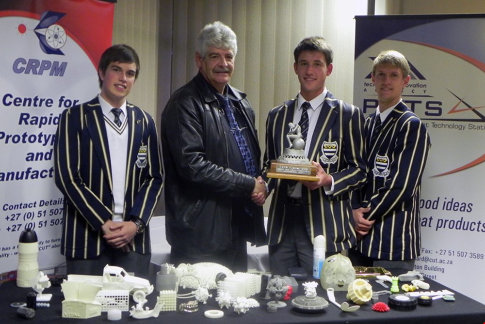 Schools compete for 2013 "Quiz Wizz Champions"
