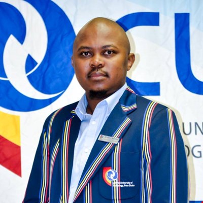Dr Xolani Khohliso