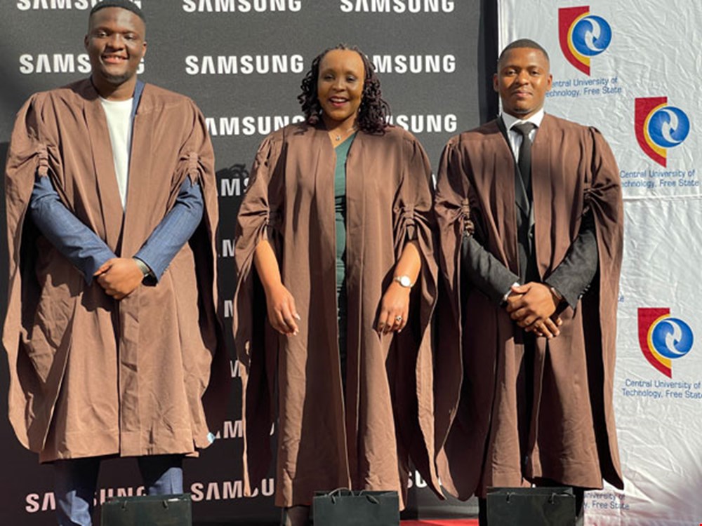 Twenty CUT students graduate as the first cohort of the Samsung Innovation Campus Programme