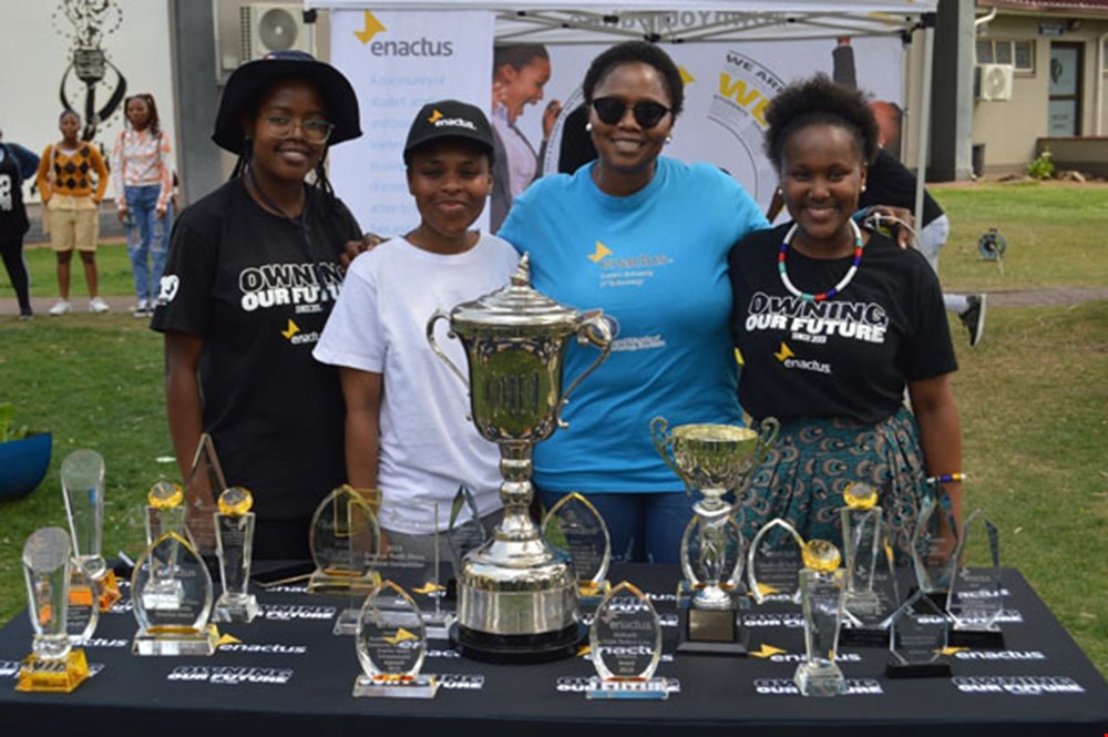 A trophy parade for CUT’s Enactus team, the 2022 national champions!