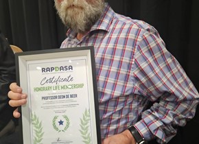 Prof. Deon de Beer Receives Lifetime Achievement Award for Pioneering Contributions to Additive Manufacturing Prof. Deon de Beer Receives Lifetime Achievement Award for Pioneering Contributions to Additive Manufacturing