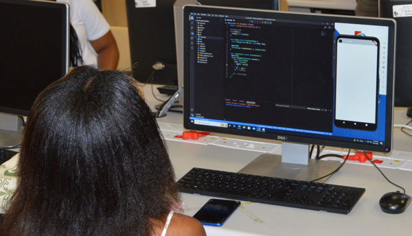 Senior IT students at CUT are commissioned to develop an APP for the university