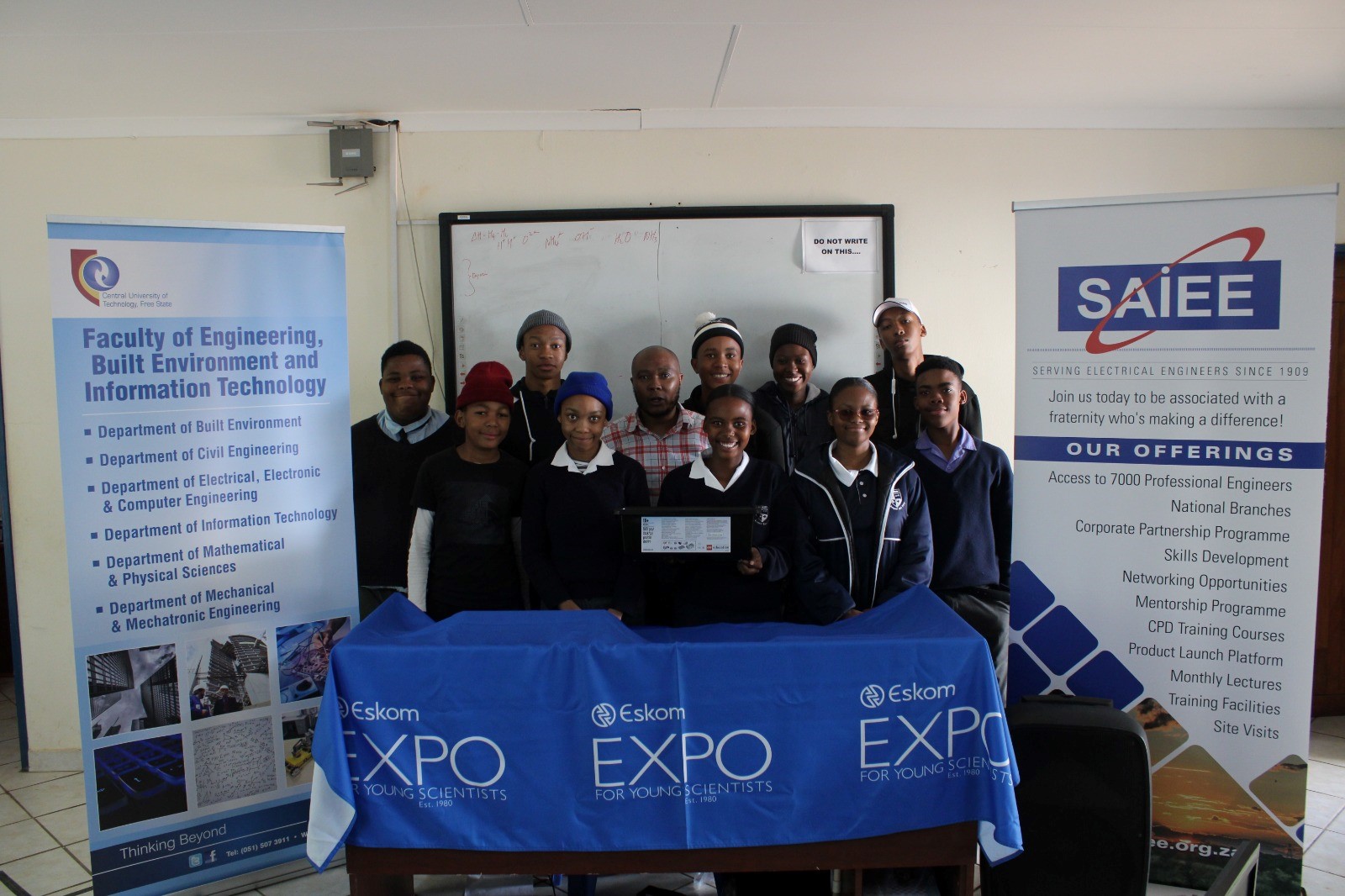 CUT, Eskom Expo, and SAIEE collaborate to offer robotics workshops to young scientists in the Free State