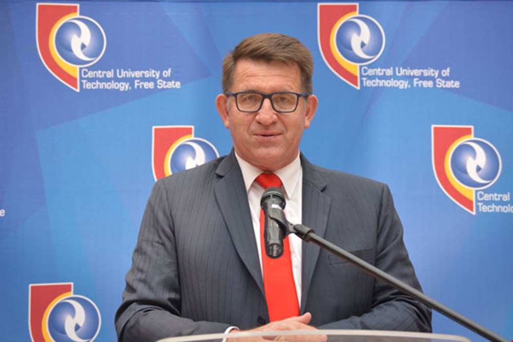CUT bids farewell to the Vice-Chancellor and Principal